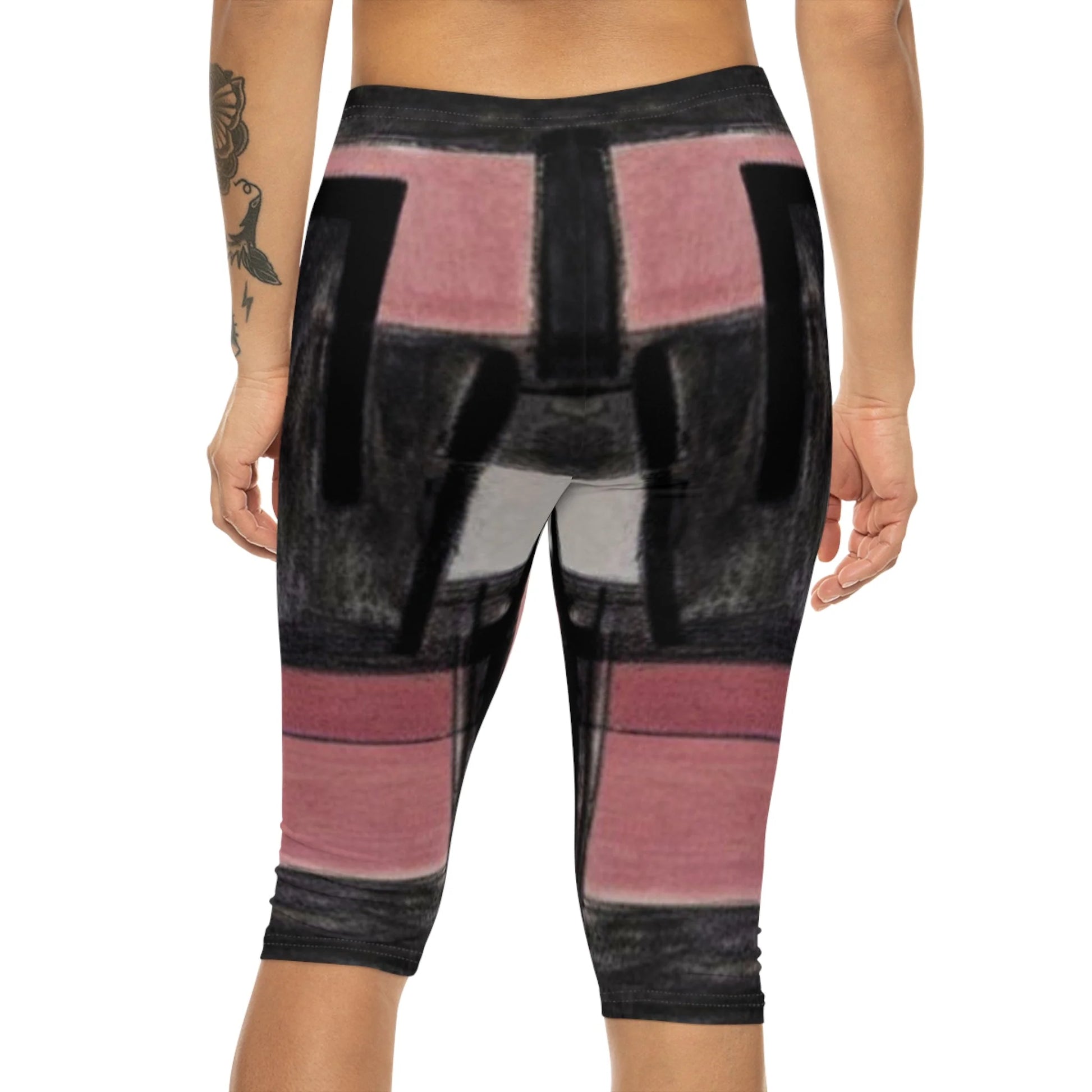 Women’S Capri Leggings PINK SQUARES by Queennoble